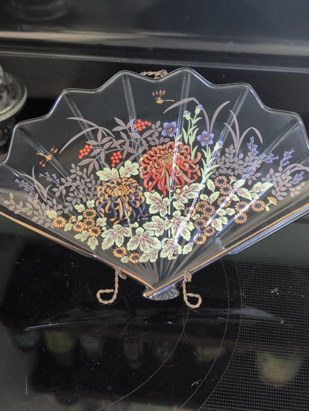 MANN  Imperial Dynasty Hand-Painted Floral Fan-Shaped Decorative Plate - Black